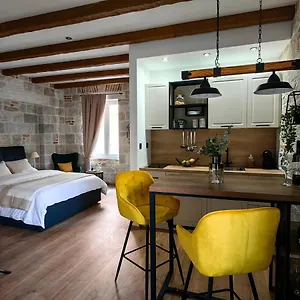 Lana Apartment