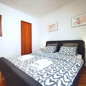 One Bedroom In The Old Town Apartment