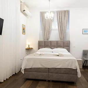 Pensjonat Varos, Split